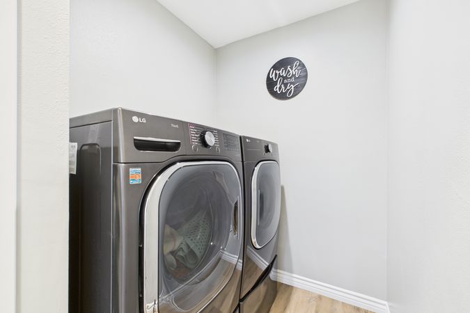 10005 Emerado Dr Whittier CA 90703 033 Laundry Room