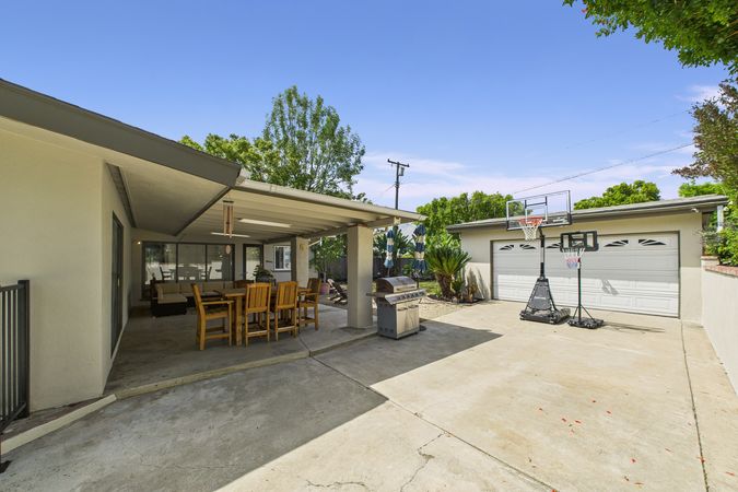 10005 Emerado Dr Whittier CA 90703 040 Backyard