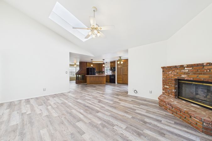 2021 Knoxville Ave Long Beach CA 90815 018 Family Room