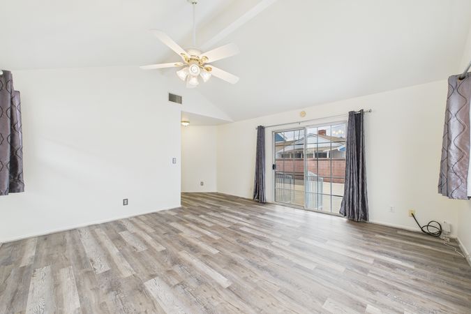 2021 Knoxville Ave Long Beach CA 90815 022 Primary Bedroom