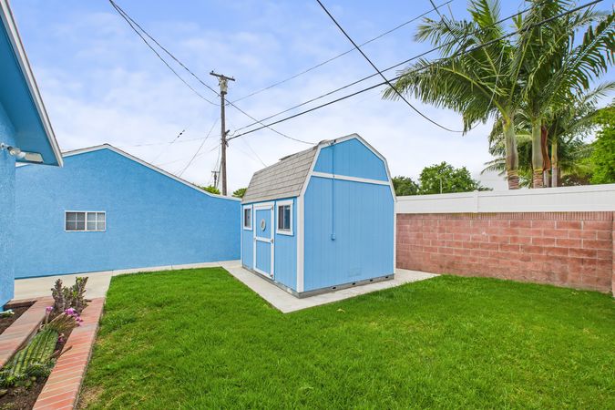 2021 Knoxville Ave Long Beach CA 90815 039 Backyard