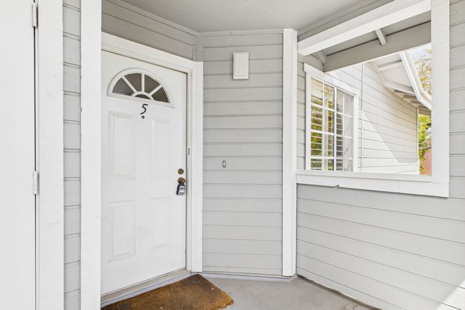 3500 S Greenville St A5 Santa Ana CA 92704 003 Entry