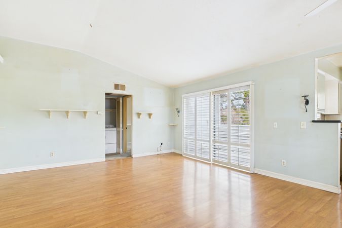 3500 S Greenville St A5 Santa Ana CA 92704 004 Living Room