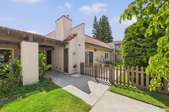 729 S Hayward St Anaheim CA 92804 001 Front