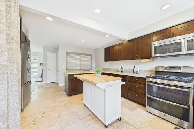 729 S Hayward St Anaheim CA 92804 003 Kitchen