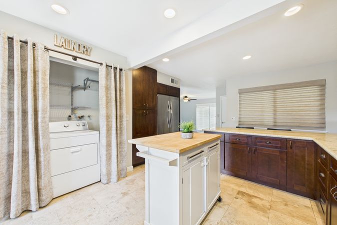 729 S Hayward St Anaheim CA 92804 004 Kitchen