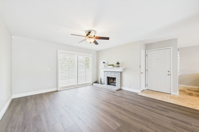 729 S Hayward St Anaheim CA 92804 010 Living Room