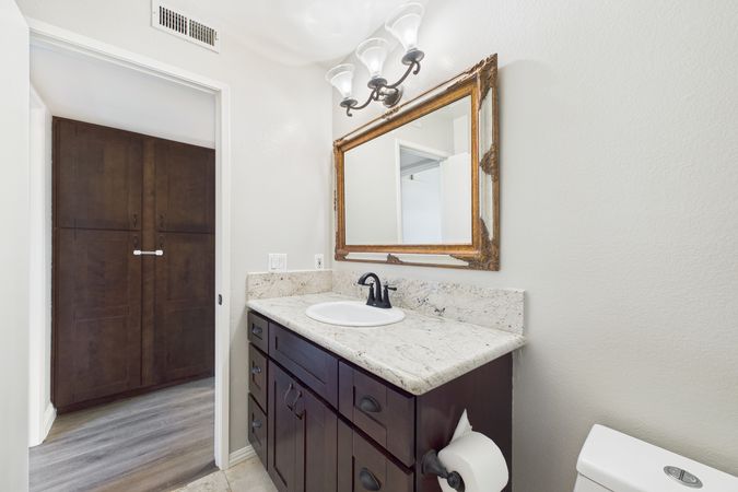 729 S Hayward St Anaheim CA 92804 024 Bathroom