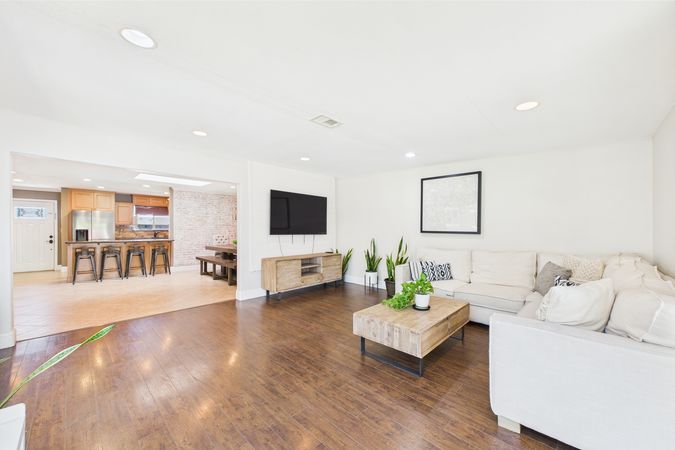 3647 W Myra Ave Anaheim CA 92804 - 016 - Living Room 3