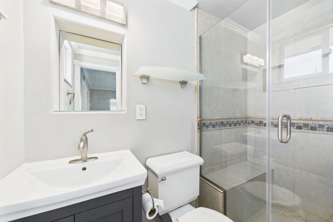 3647 W Myra Ave Anaheim CA 92804 - 022 - Bathroom 1