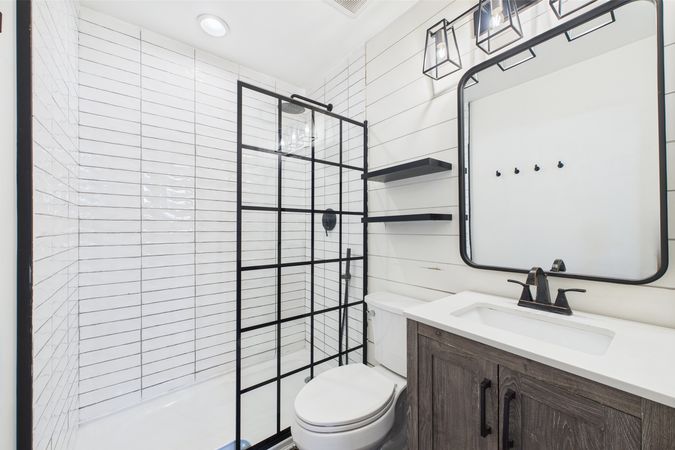 3647 W Myra Ave Anaheim CA 92804 - 030 - Bathroom 3