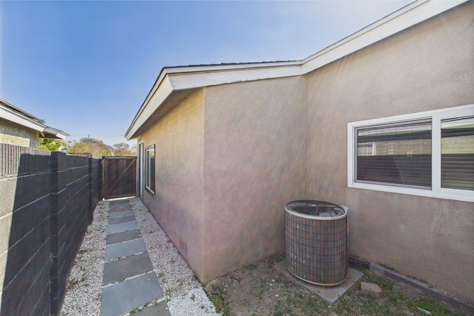 3647 W Myra Ave Anaheim CA 92804 - 037 - Backyard 5