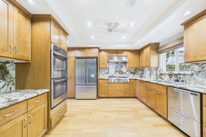 9764 Cedar Ct Cypress CA 90630 - 009 - Kitchen 2