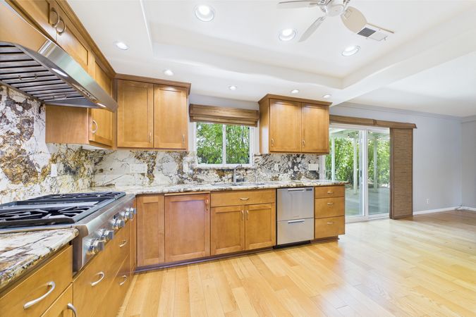 9764 Cedar Ct Cypress CA 90630 - 011 - Kitchen 4