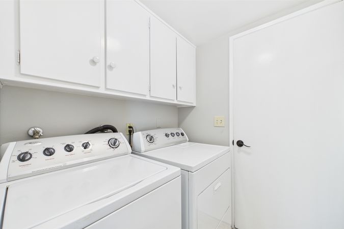 9764 Cedar Ct Cypress CA 90630 - 035 - Laundry Room