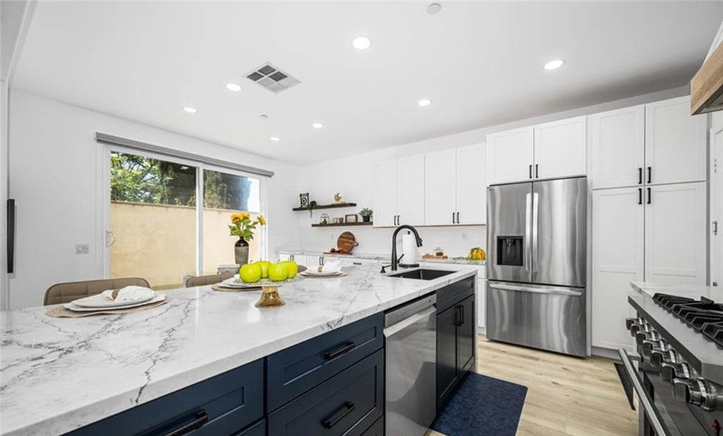 Los Alamitos Listing Image 2