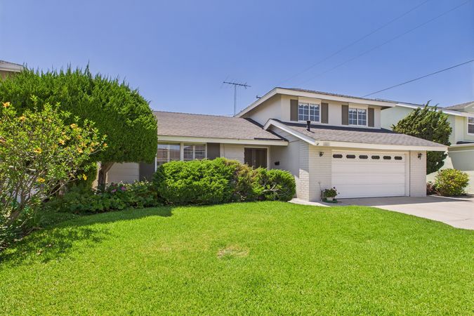 10569 Gregory Cir Cypress CA 90630 - 002 - Front 2