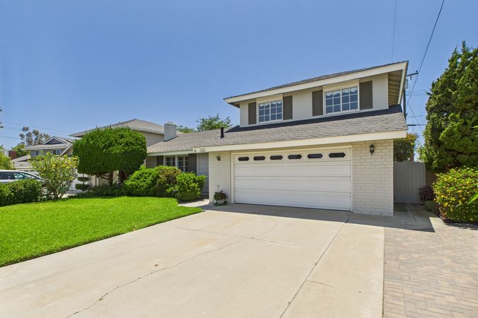 10569 Gregory Cir Cypress CA 90630 - 003 - Front 3