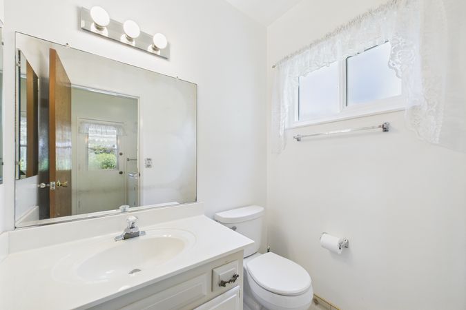 10569 Gregory Cir Cypress CA 90630 - 016 - Bathroom 1