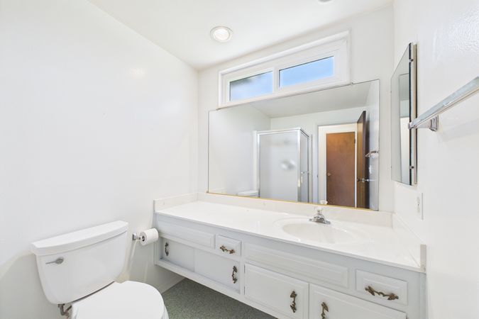 10569 Gregory Cir Cypress CA 90630 - 022 - Master Bathroom 1