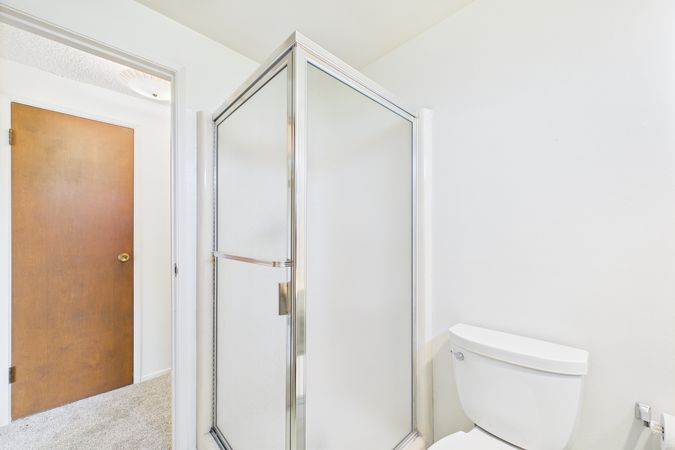 10569 Gregory Cir Cypress CA 90630 - 023 - Master Bathroom 2