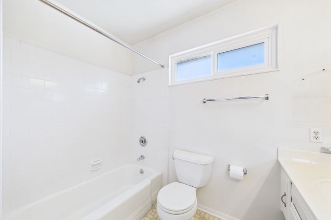 10569 Gregory Cir Cypress CA 90630 - 031 - Bathroom 3-2