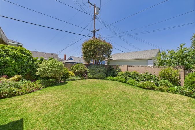 10569 Gregory Cir Cypress CA 90630 - 038 - Backyard 7