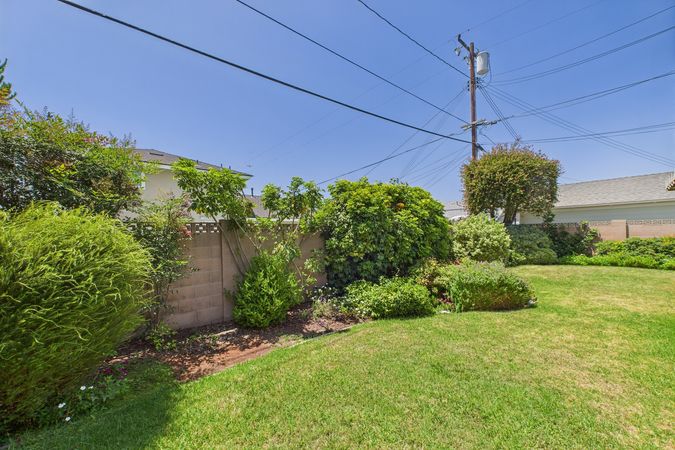 10569 Gregory Cir Cypress CA 90630 - 039 - Backyard 8