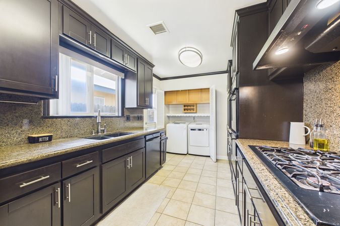 8412 San Marino Dr Buena Park CA 90620 - 011 - Kitchen 1