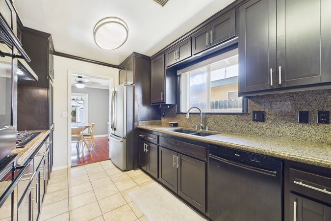 8412 San Marino Dr Buena Park CA 90620 - 014 - Kitchen 4