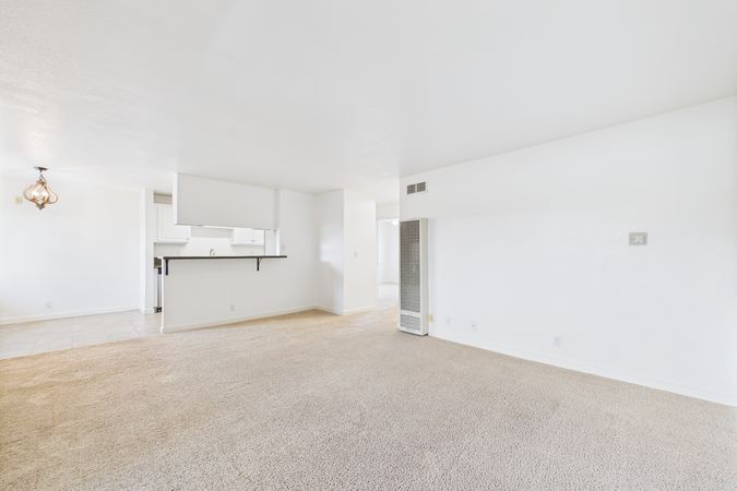 1200 Ohio Ave #6 Long Beach CA 90804 - 005 - Living Room