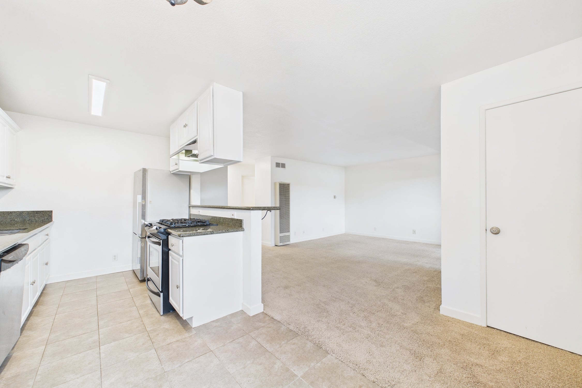 1200 Ohio Ave #6 Long Beach CA 90804 - 010 Dining Room