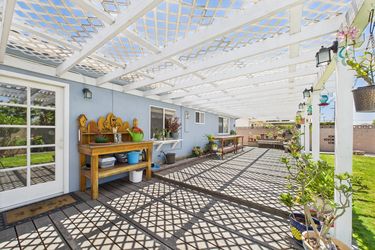 8547 Carnation Dr Buena Park CA 90620 - 030 - Backyard 4