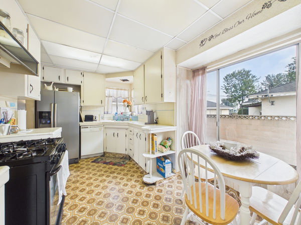 1331 E Marshall Pl, Long Beach, CA 90807 - 008 Kitchen