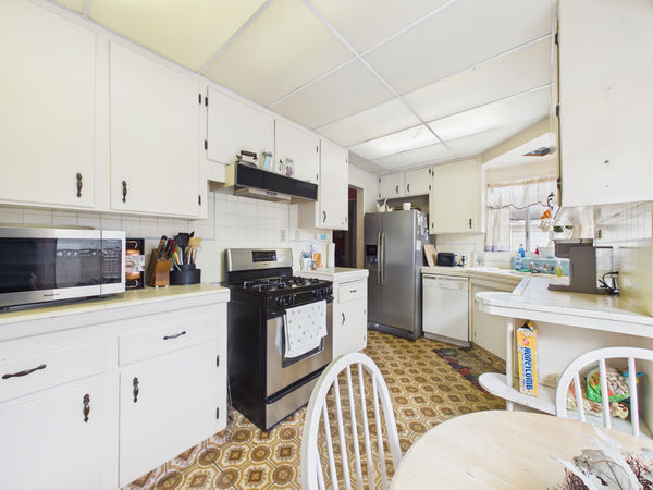 1331 E Marshall Pl, Long Beach, CA 90807 - 009 Kitchen