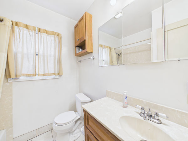 1331 E Marshall Pl, Long Beach, CA 90807 - 014 Bathroom 1