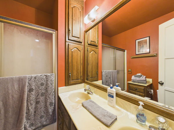 1331 E Marshall Pl, Long Beach, CA 90807 - 023 Bathroom 2