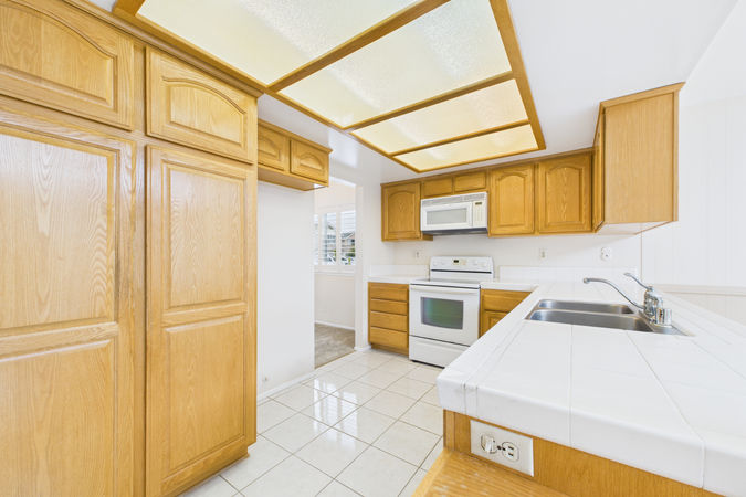 5270 Vista Hermosa Cypress CA - 014 - Kitchen 2