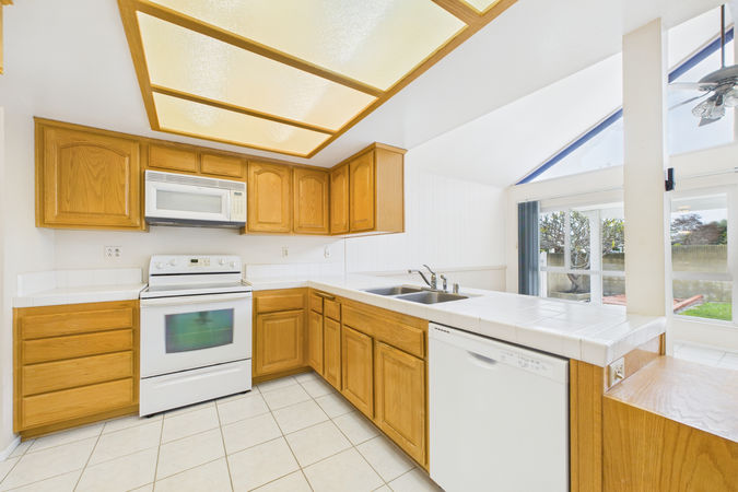 5270 Vista Hermosa Cypress CA - 015 - Kitchen 3