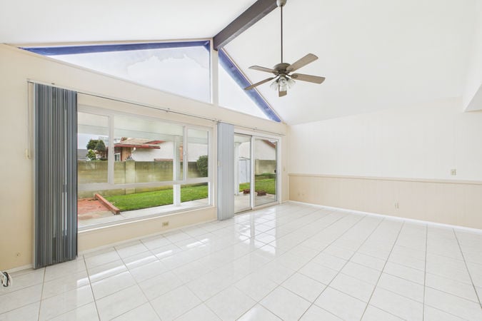 5270 Vista Hermosa Cypress CA - 020 - Family Room 4