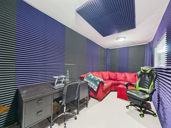 5471 Lime Ave Cypress CA - 033 - Garage 1