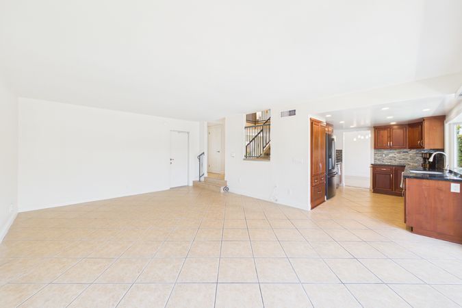 5089 Saratoga Ave Cypress CA - 020 - Family Room 2