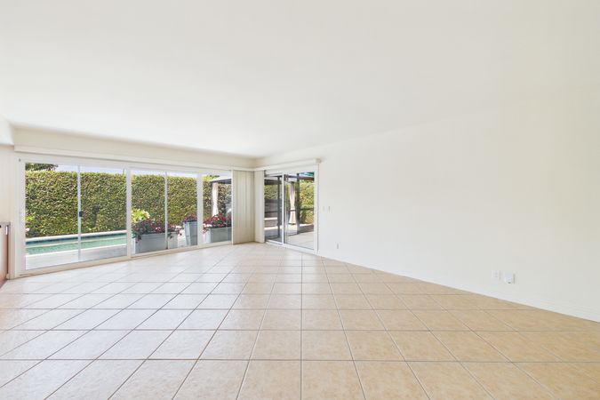 5089 Saratoga Ave Cypress CA - 022 - Family Room 4