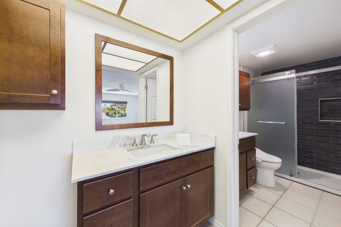 5089 Saratoga Ave Cypress CA - 029 - Master Bathroom 1