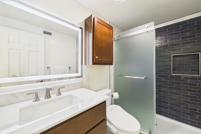 5089 Saratoga Ave Cypress CA - 031 - Master Bathroom 3