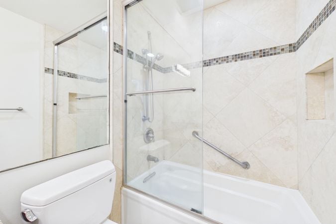 11606 Lakia Dr Cypress CA - 033 - Hall Bath 2