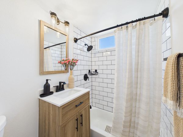 5501 Orange Ave Cypress CA - 031 - Bathroom 2-2