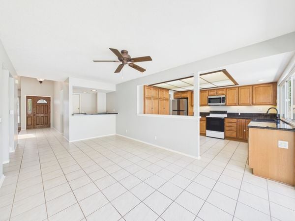 5375 Vista Real Cypress CA - 003 - Living Room 9