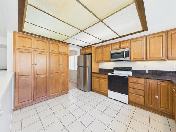 5375 Vista Real Cypress CA - 016 - Kitchen 1