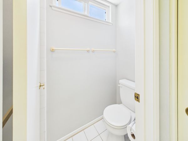 5375 Vista Real Cypress CA - 030 - Master Bath 3